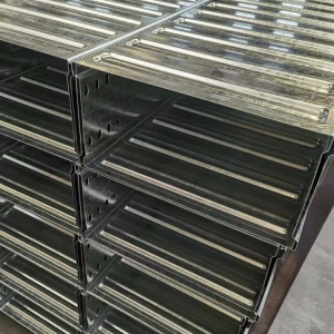 模壓橋架成型設(shè)備