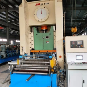 模壓橋架成型設(shè)備