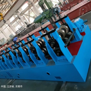 護(hù)欄板成型設(shè)備