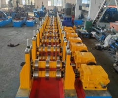 護欄板成型設(shè)備