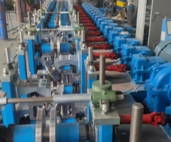 護欄板成型設(shè)備