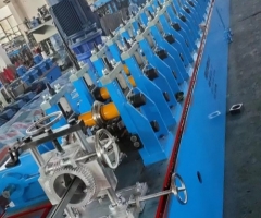 護欄板成型設(shè)備