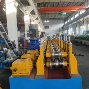 護(hù)欄板成型設(shè)備