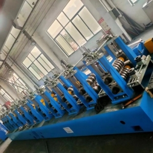 護(hù)欄板成型設(shè)備