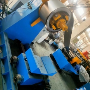 護(hù)欄板成型設(shè)備