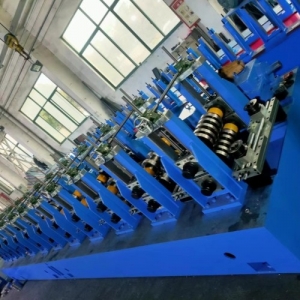 護(hù)欄板成型設(shè)備